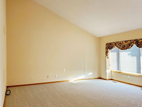 4th image of 3310 Orwell St