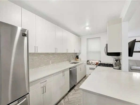 3021 Avenue Z image 5 of 14