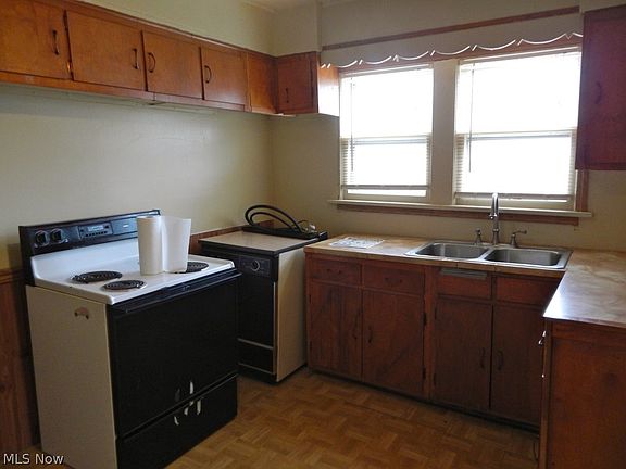 4th image of 9888 Dupont Dr