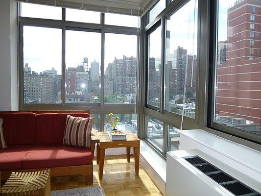 3rd image of 1500 Lexington Ave APT 17a
