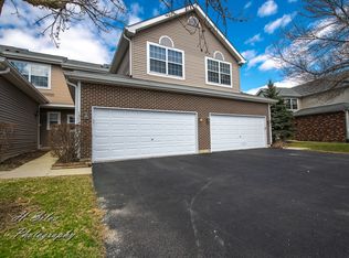 1374 Grandview Ct #102, Algonquin, IL 60102