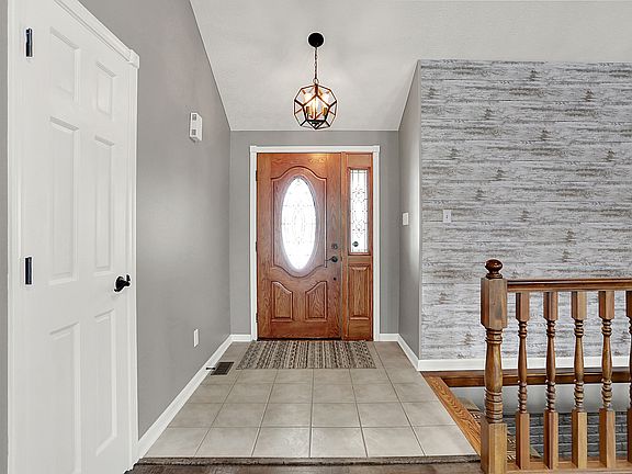 5th image of 7929 Meadow Bend Cir