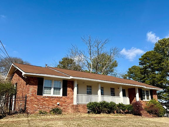 3rd image of 372 Springside Dr