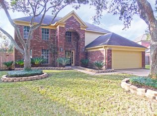 3904 Spring Circle Dr W, Pearland, TX 77584