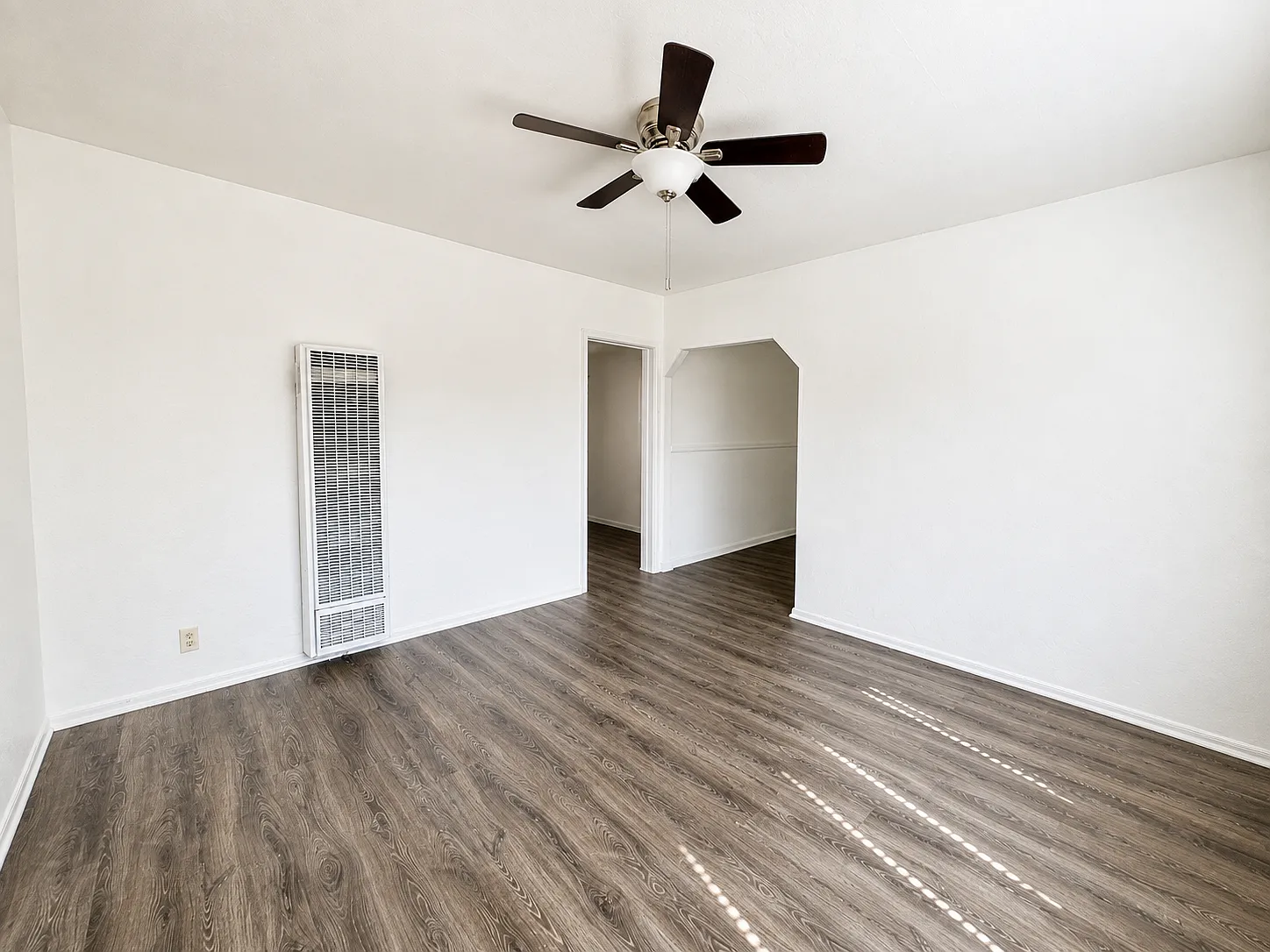 2 bed, 700 sqft, $2,300 — Photo 2