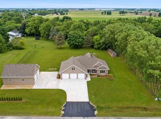 W2321 Bonnie Ln, Kaukauna, WI 54130