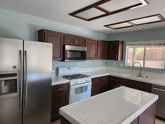 5th image of 13637 Ashmont St