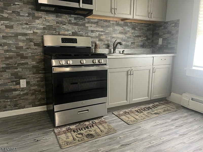 1 bed, 1.0 bath, $1,595 — Photo 2