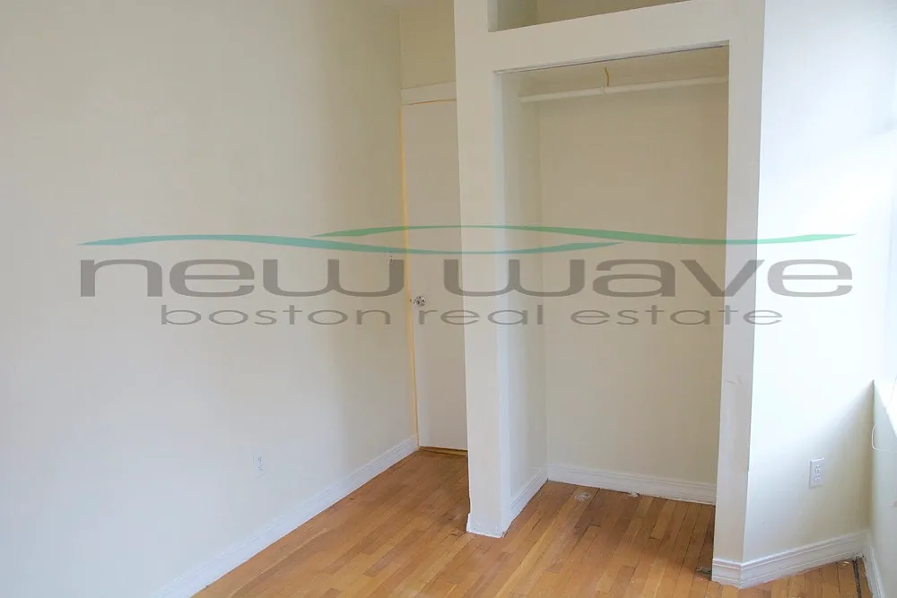 2 bed, 999 sqft, $3,800 — Photo 4