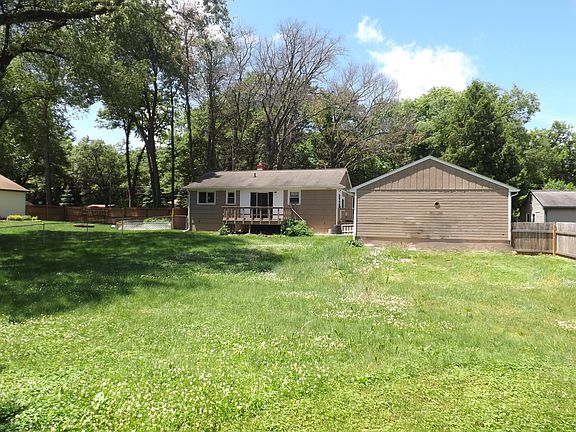 2nd image of 5282 Lake Grove Dr