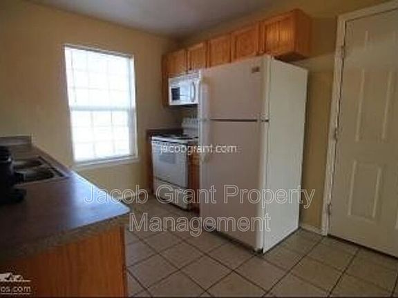 2nd image of 523 Caribou St APT A