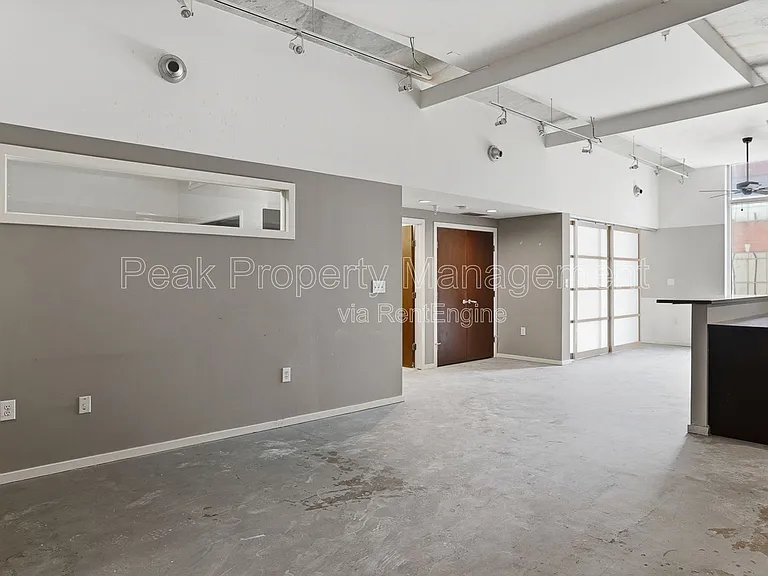 112 E Clay St #3C — Photo 7