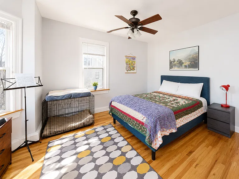 28 Cornwall St #3 — Photo 7