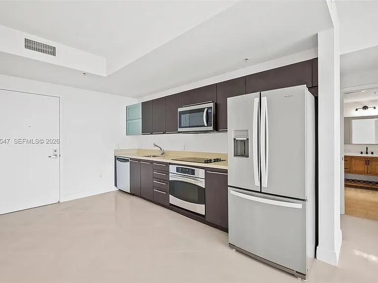 90 SW 3rd St #1608 — Photo 7