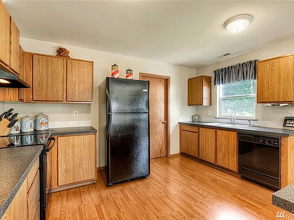 5th image of 15009 94th Avenue Ct E