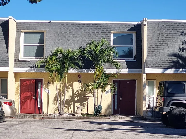 Pelican Pointe — Photo 16