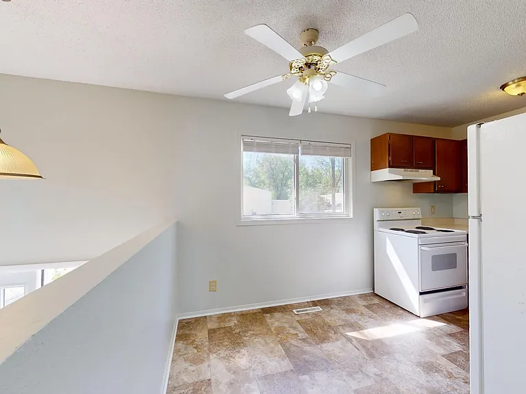 607 Meadow Pl — Photo 4
