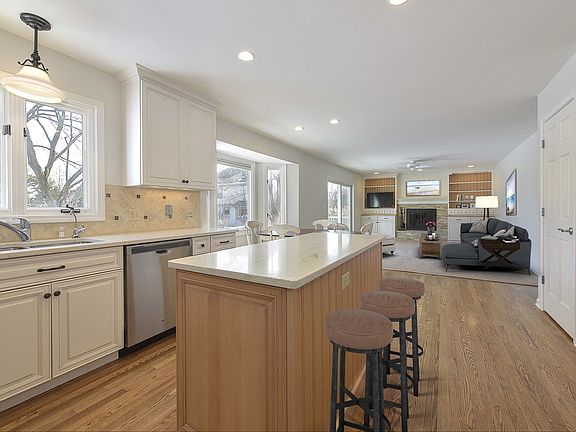 4th image of 5807 N Corona Dr