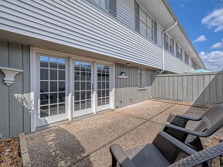 6329 Del Monte Dr #100 — Photo 39