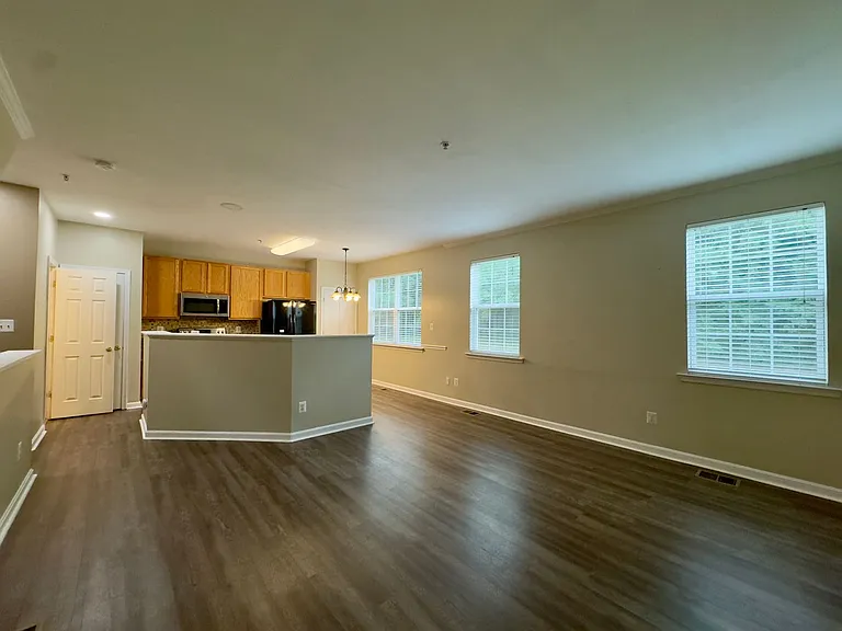130 Mohegan Dr #B — Photo 10