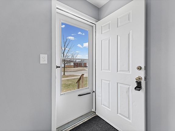 3rd image of 2490 Stieber St