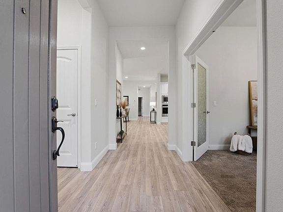 3rd image of 3015 Pinos Way