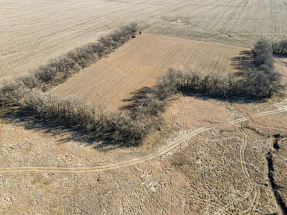 4th image of 10.19 / Acres 77th St N #On-e