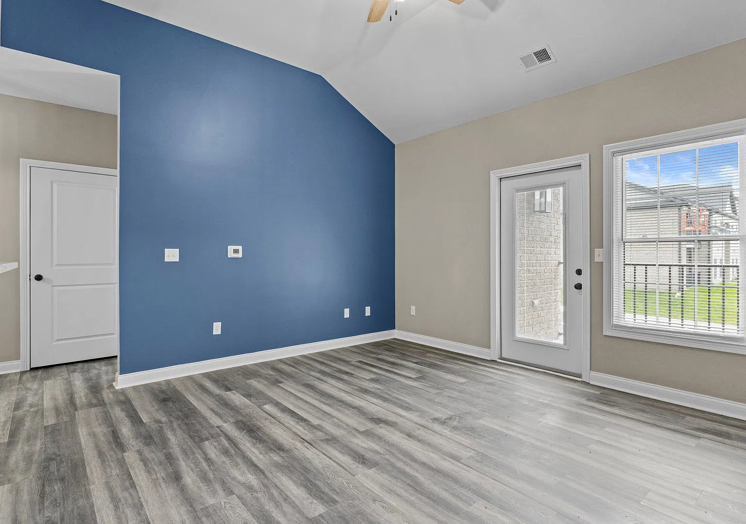 1040 Coachman Drive — Photo 3