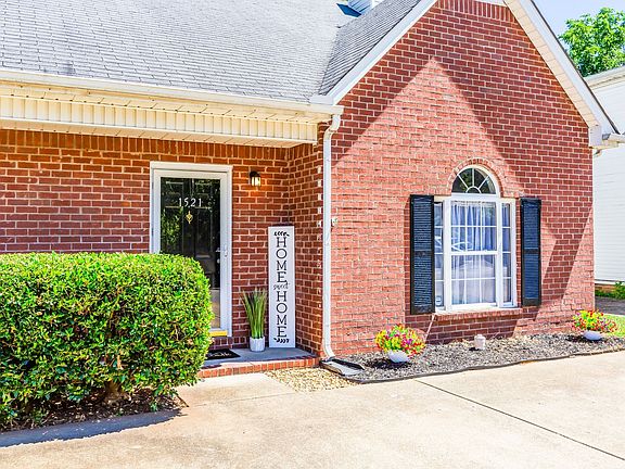 3rd image of 1521 Middleborough Ct