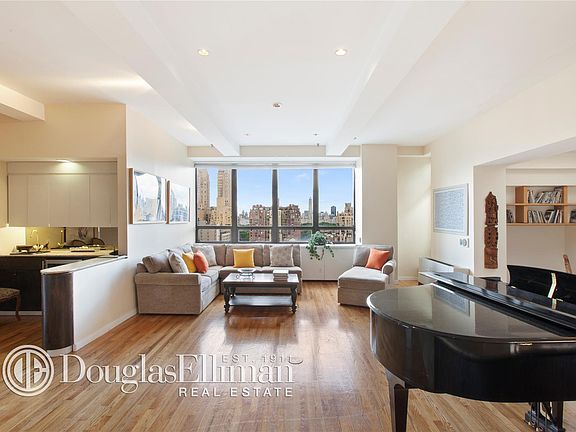 3rd image of 135-145 W 70th St #4F