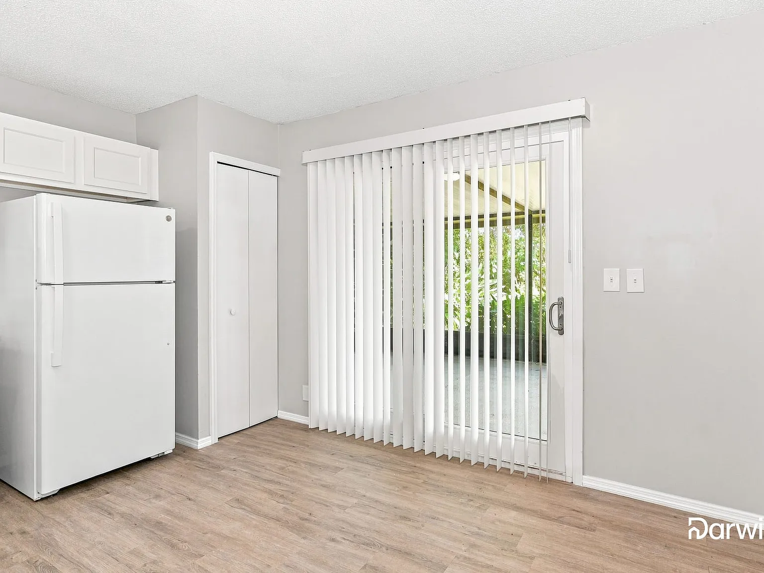 3 bed, 2.0 bath, 1224 sqft, $2,400 — Photo 4