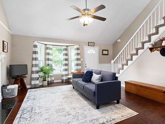 5th image of 3520 Clearwater Dr