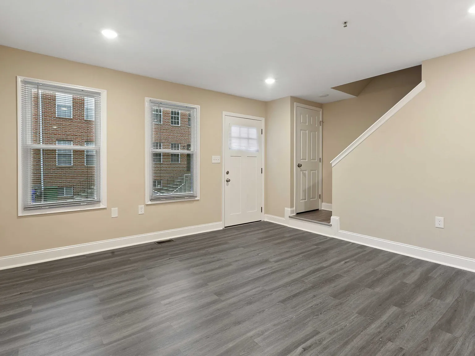 3 bed, 2.5 bath, $2,100 — Photo 3