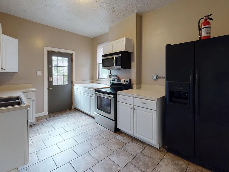 2305 Rohs St — Photo 2