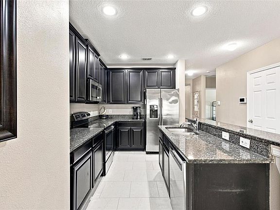 4th image of 10254 LENOX STREET