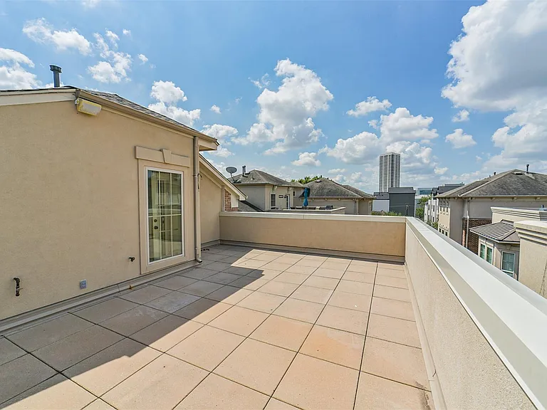1833 Oakdale St — Photo 35