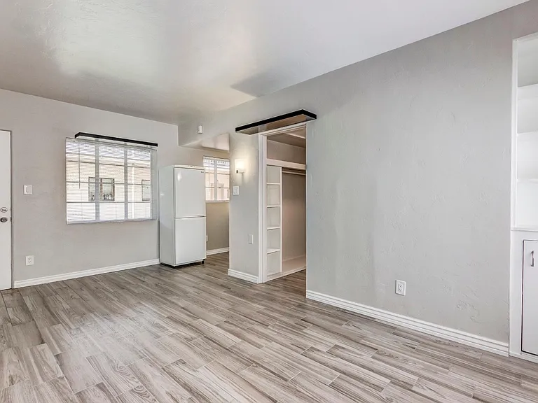 635 N 4th Ave — Photo 1