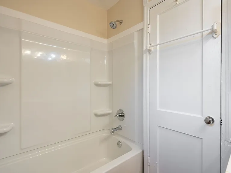347 Lena St — Photo 17