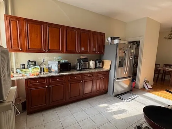 25 Euston St #1, Brookline, MA 02446