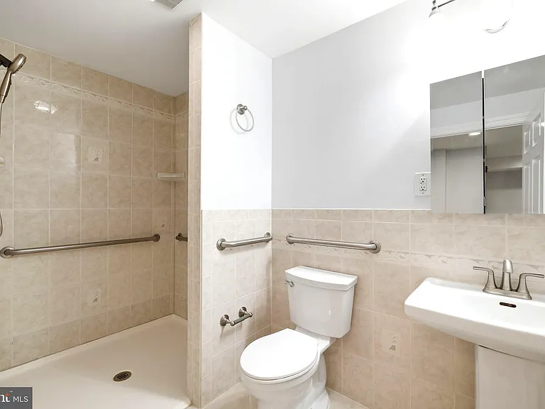 711 Lamberton Dr — Photo 47