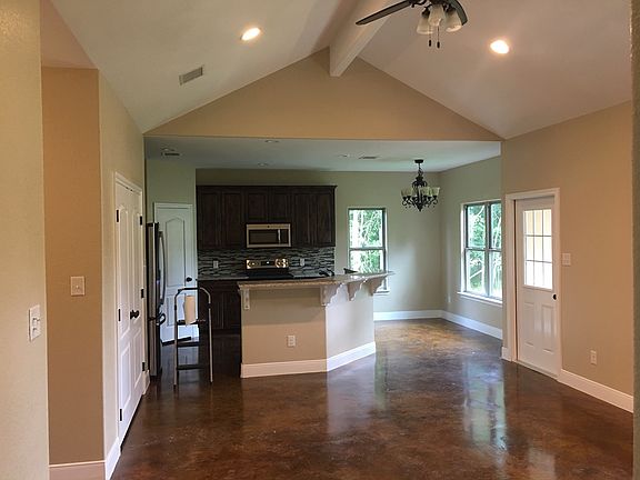 4th image of 131 E Maunalua Dr