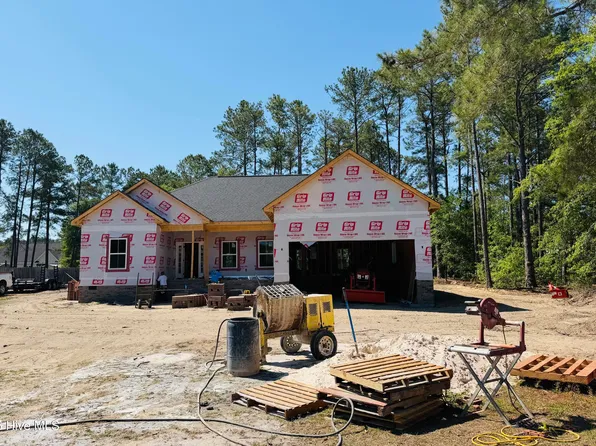 110 Signal St, Hamlet, NC 28345