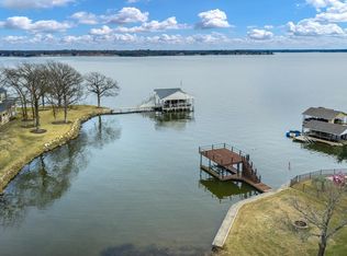 301 Rock And Roll Ln, Mabank, TX 75156