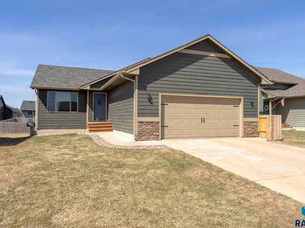 415 Lien Ave, Harrisburg, SD 57032