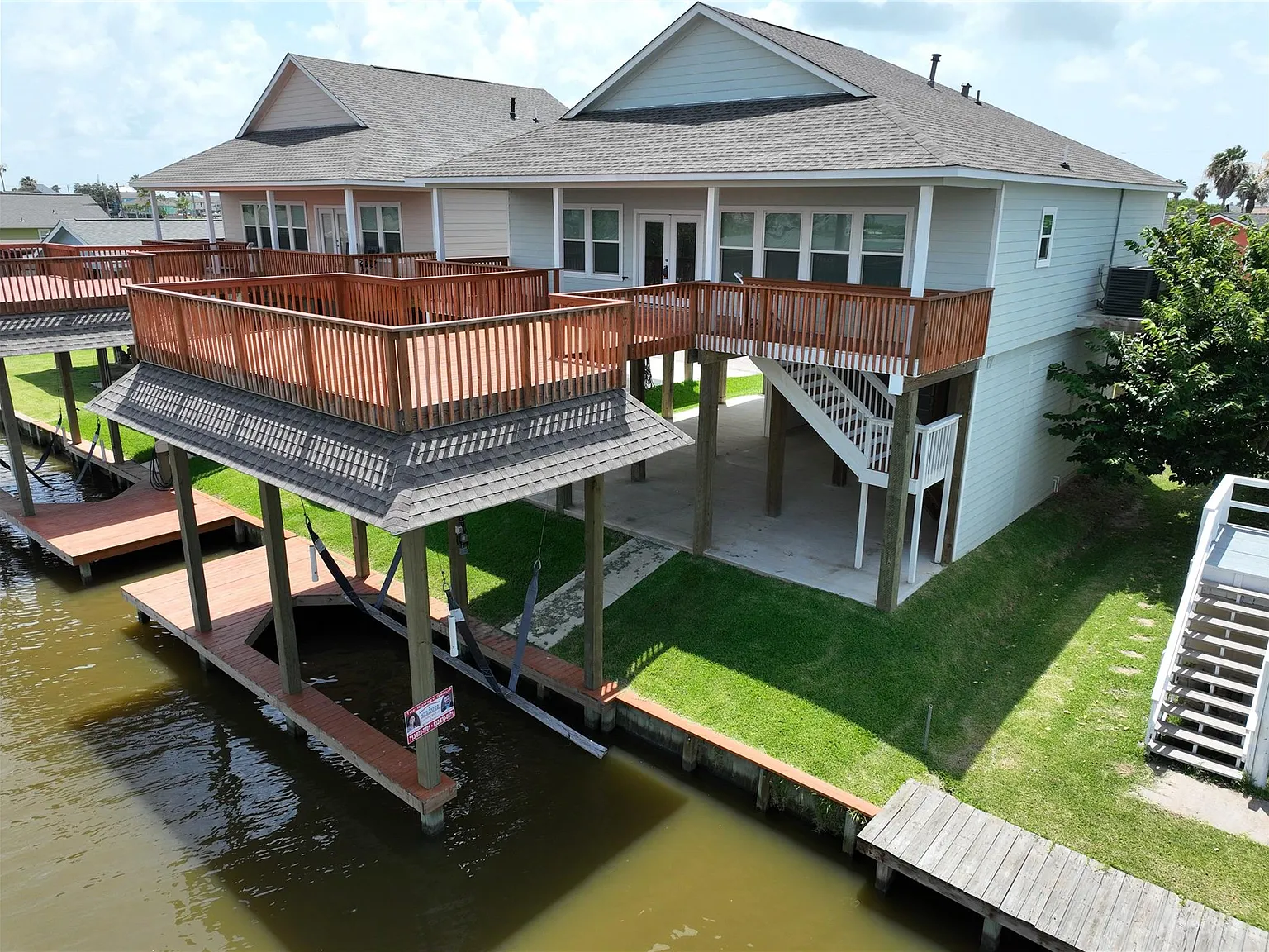 3 bed, 2.0 bath, 1600 sqft, $3,575 — Photo 1