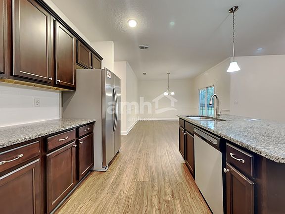 4th image of 3029 Eagle Bluff Way