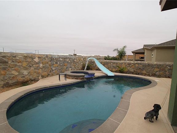 4th image of 3131 Hidden Valley Dr
