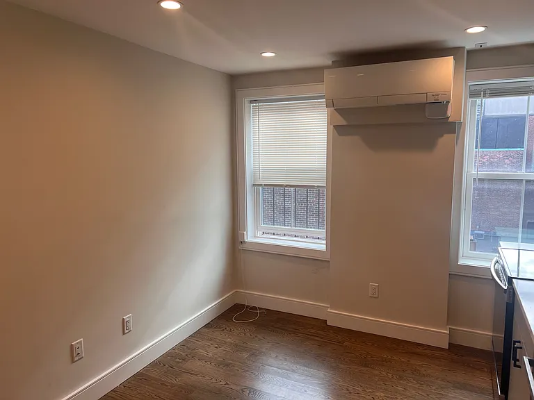 366 Hanover St #7 — Photo 12