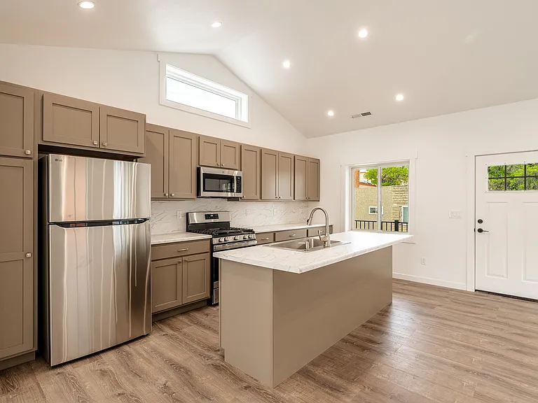 519 N Gould St — Photo 9