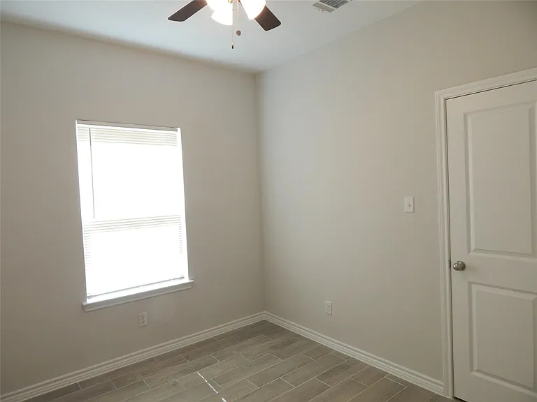 230 Northlawn — Photo 13
